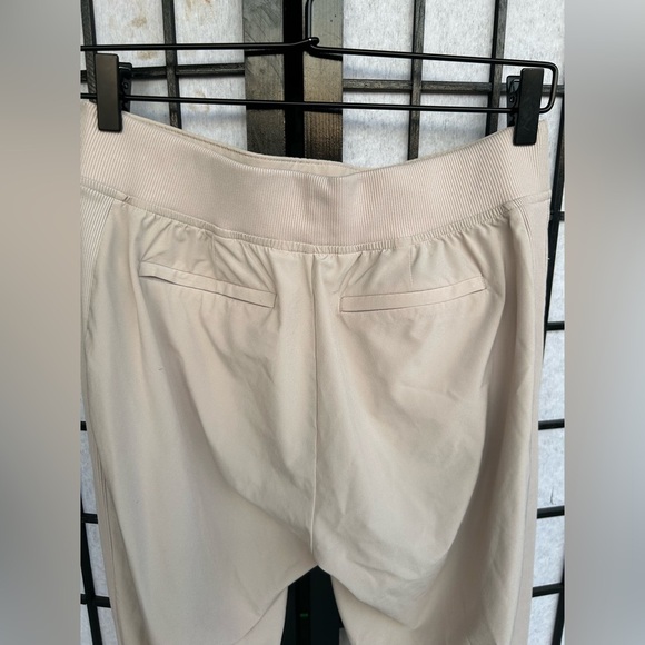 Athleta Brooklyn Mid Rise Ankle Pants Cream Leggings with Stretchy Comfort - Picture 6 of 10